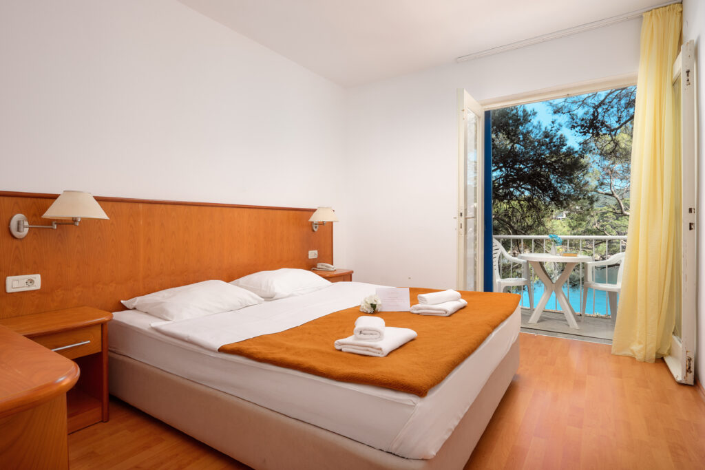 Classic-Levanat double