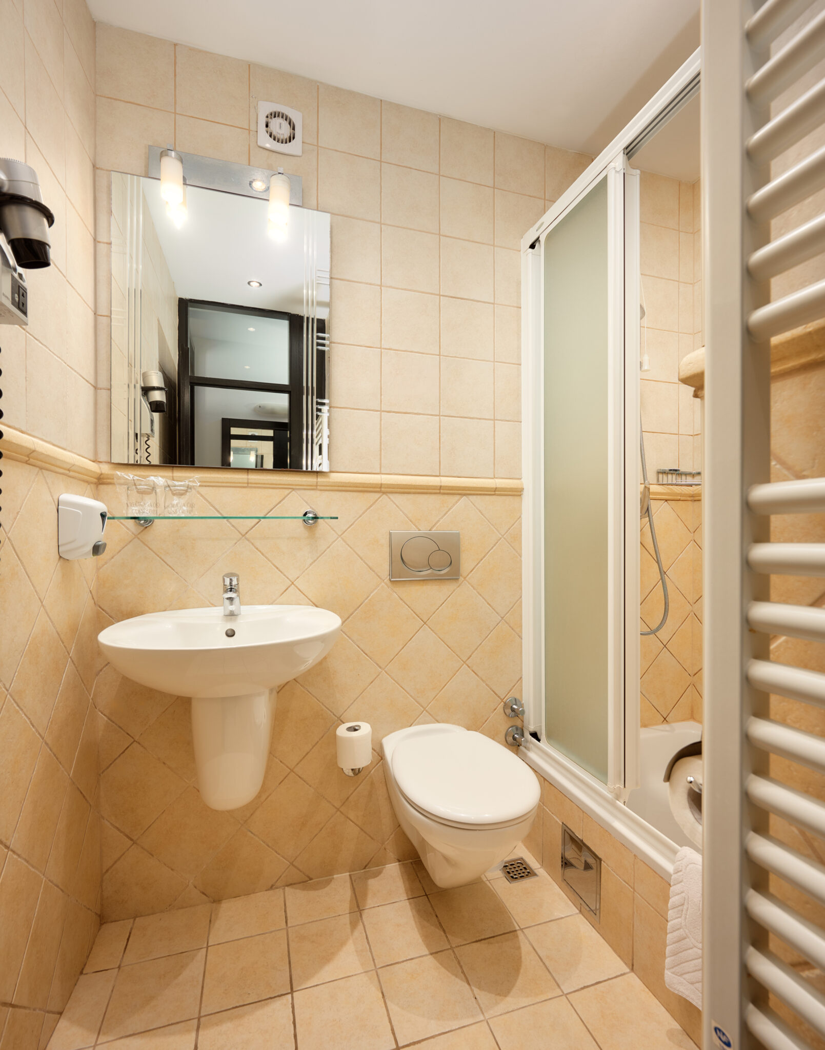 Comfort double room sea side and park side